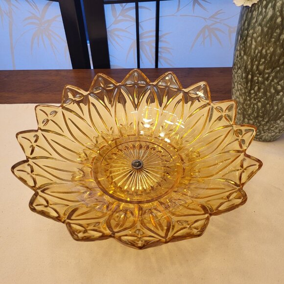 Federal Glass Amber Petal Starburst 10 inch Serving Dish w/ Screwed Foot Plated - Picture 1 of 5